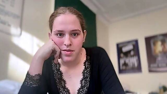 Amateur shemale tranny in solo video