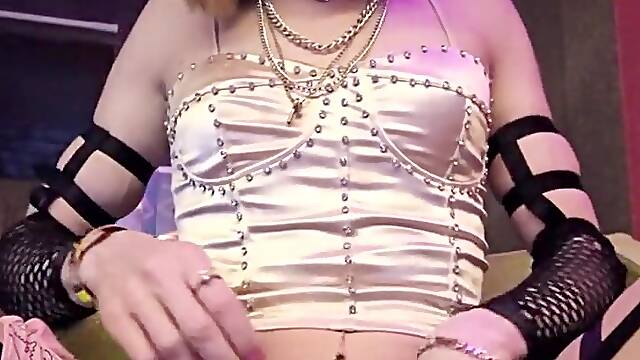 All Glamorous, All Willing for Miss Evasissyfem