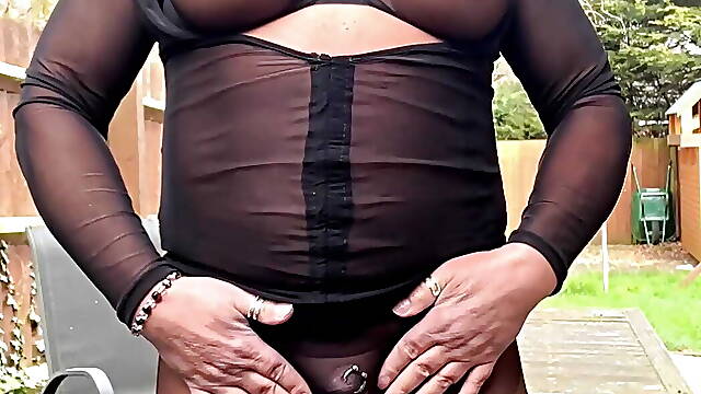 Amateur crossdresser Kellycd2022 sexy milf peeing in my pantyhose and masturbating outdoors