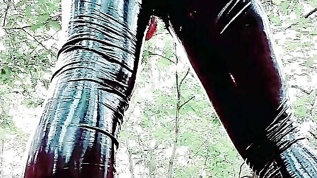 Slutboyben CAM4 Sexy Latex Femboy Brainfucked Exposed Am Stern Berlin